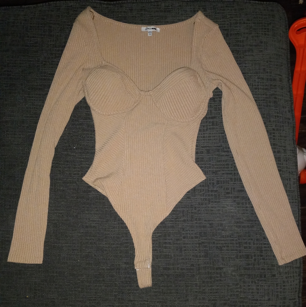 Fashion nova bodysuit size small